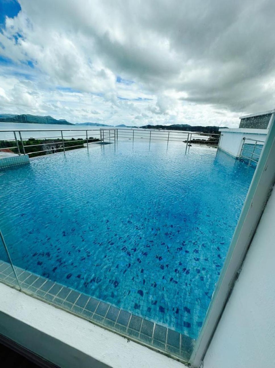 Maya Seaview Families Suite Apartment + Sky Pool Kuah Extérieur photo